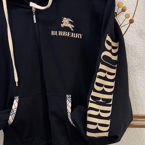 Authentic Burberry Black Zip-Up Hoodie with Plaid Accents - Picture 2 of 4